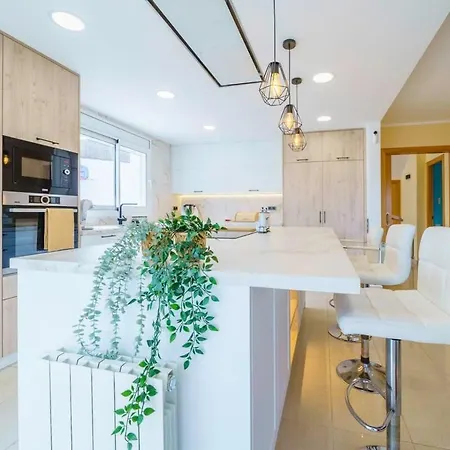 Ikigai Lux Ideal Familias Piscina Y Aircon Вілла Калелья