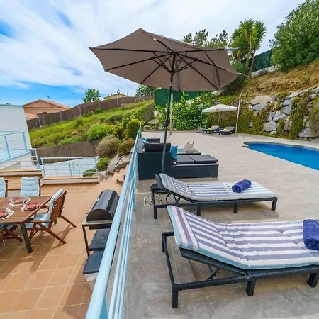 Ikigai Lux Ideal Familias Piscina Y Aircon Вілла Калелья